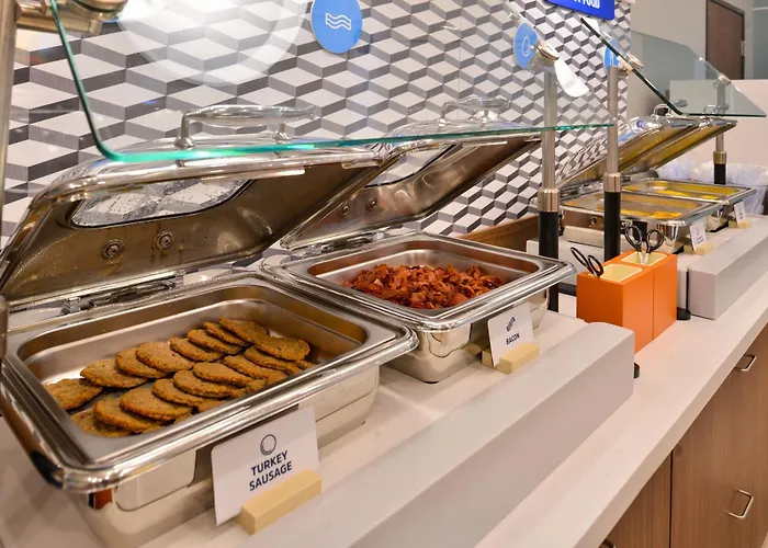 Holiday Inn Express & Suites Seattle-Sea-Tac Airport By Ihg